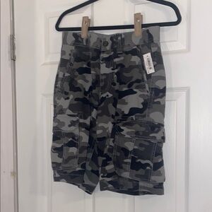 Amazon Essentials Men's Camo Cargo Shorts